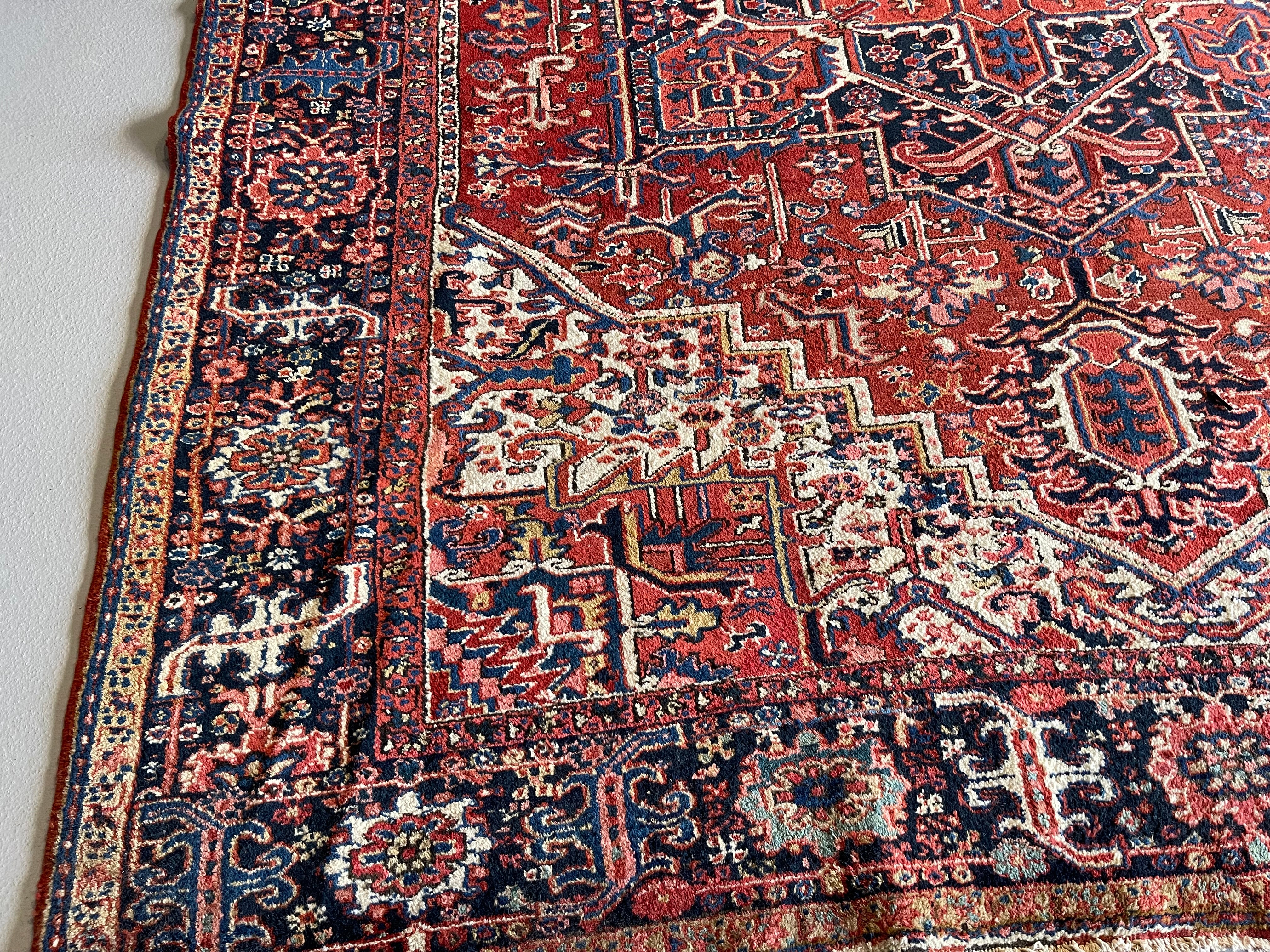 8.6' x 11.2' #4051 Heriz Rug - Image 2