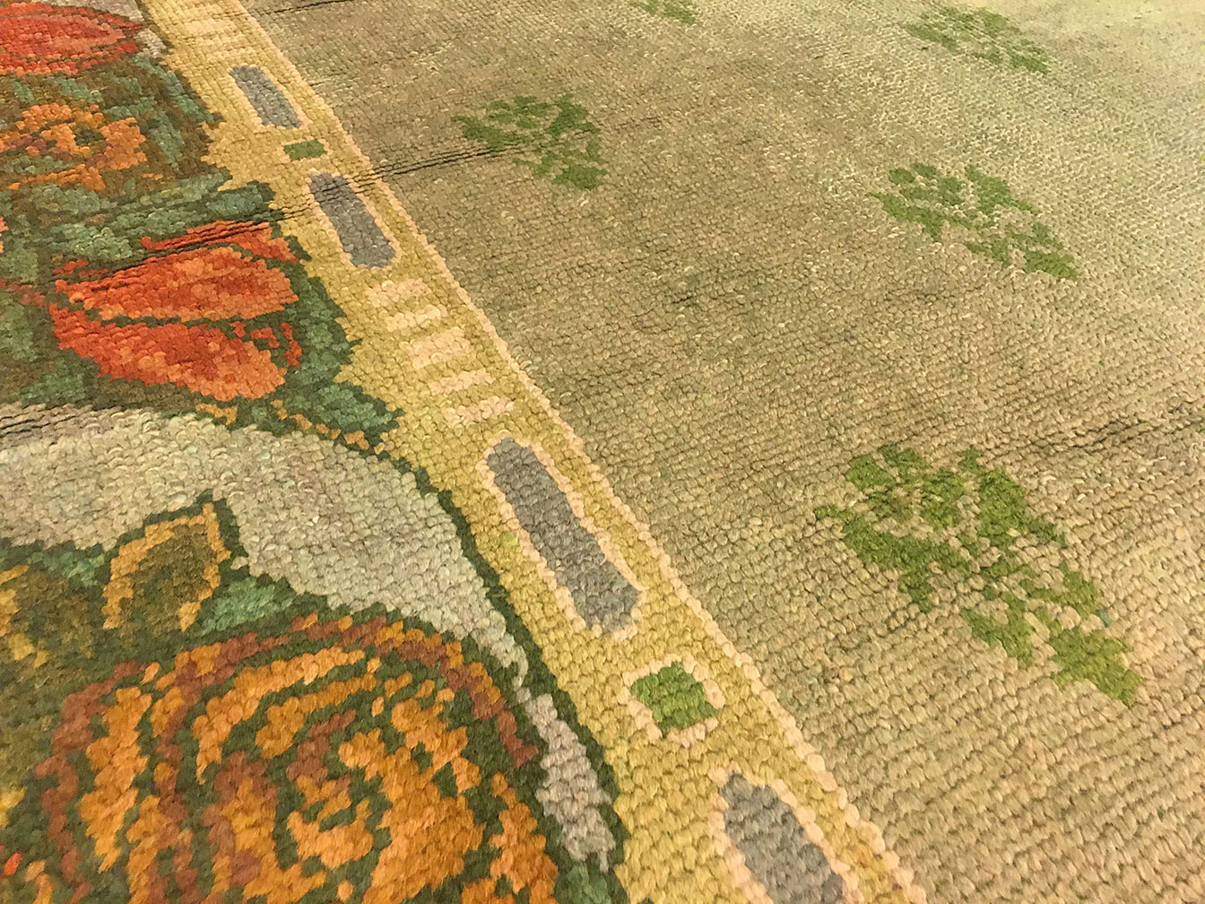 13'3" X 18'9" - Antique Green Donegal Rug - Image 3